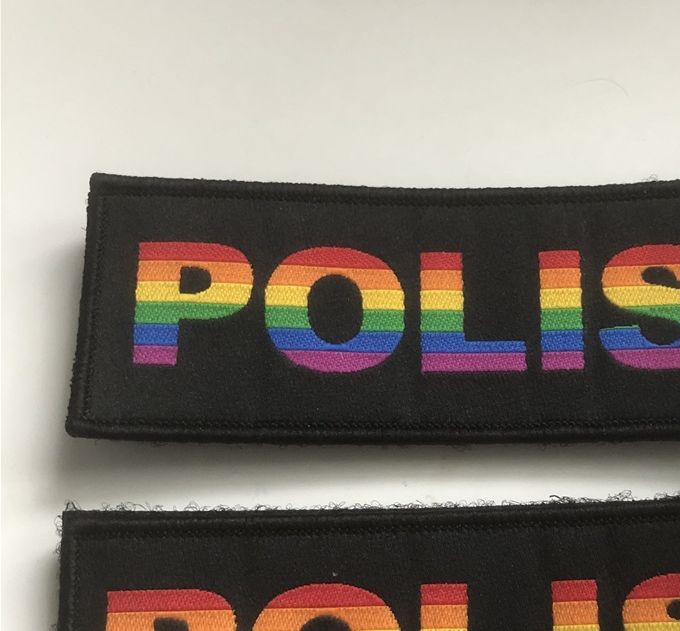 Bröstmärken med kardborre PRIDE