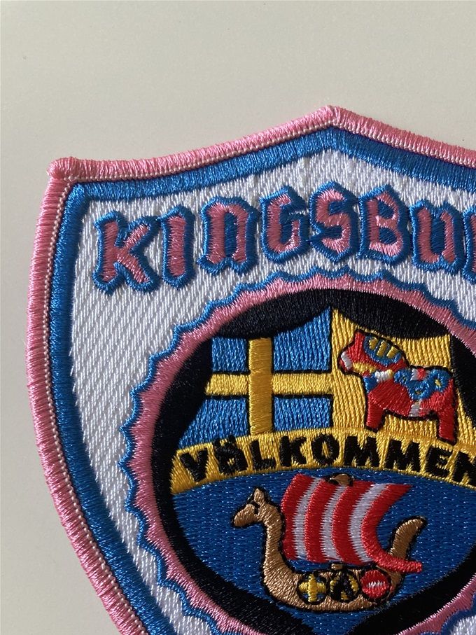 Kingsburg (mot cancer) kingsburg är en ort med en befolkning på 11 237 strax söder om Fresno i Fresno County, Kalifornien, USA. Staden är grundad av svenska emigranter i slutet på 1890-talet. I Kingsburg finns mycket svenskt, bland annat dalahästar, pannkakor och lingonsylt.